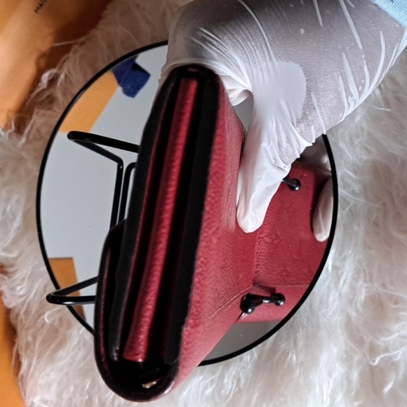 Louis Vuitton Empreinte Curieuse Red Wallet EUC - Picture 5 of 17